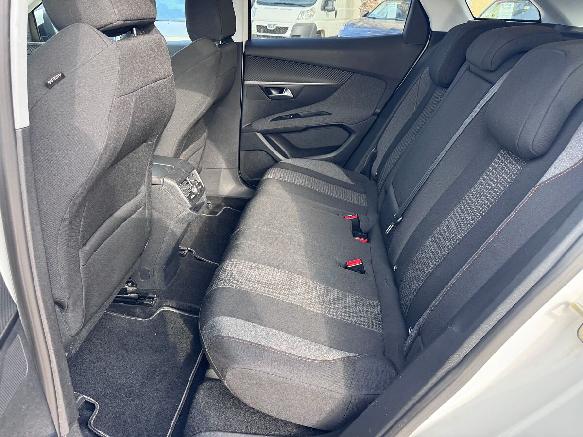 PEUGEOT 3008 ACTIVE 1.2. E-THP AUTO SPANISH LHD IN SPAIN ONLY 59000 MILES 2018